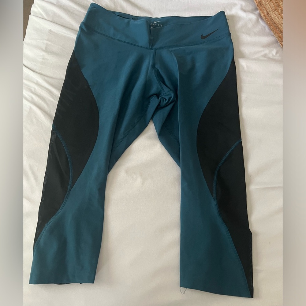 Nike crop leggings